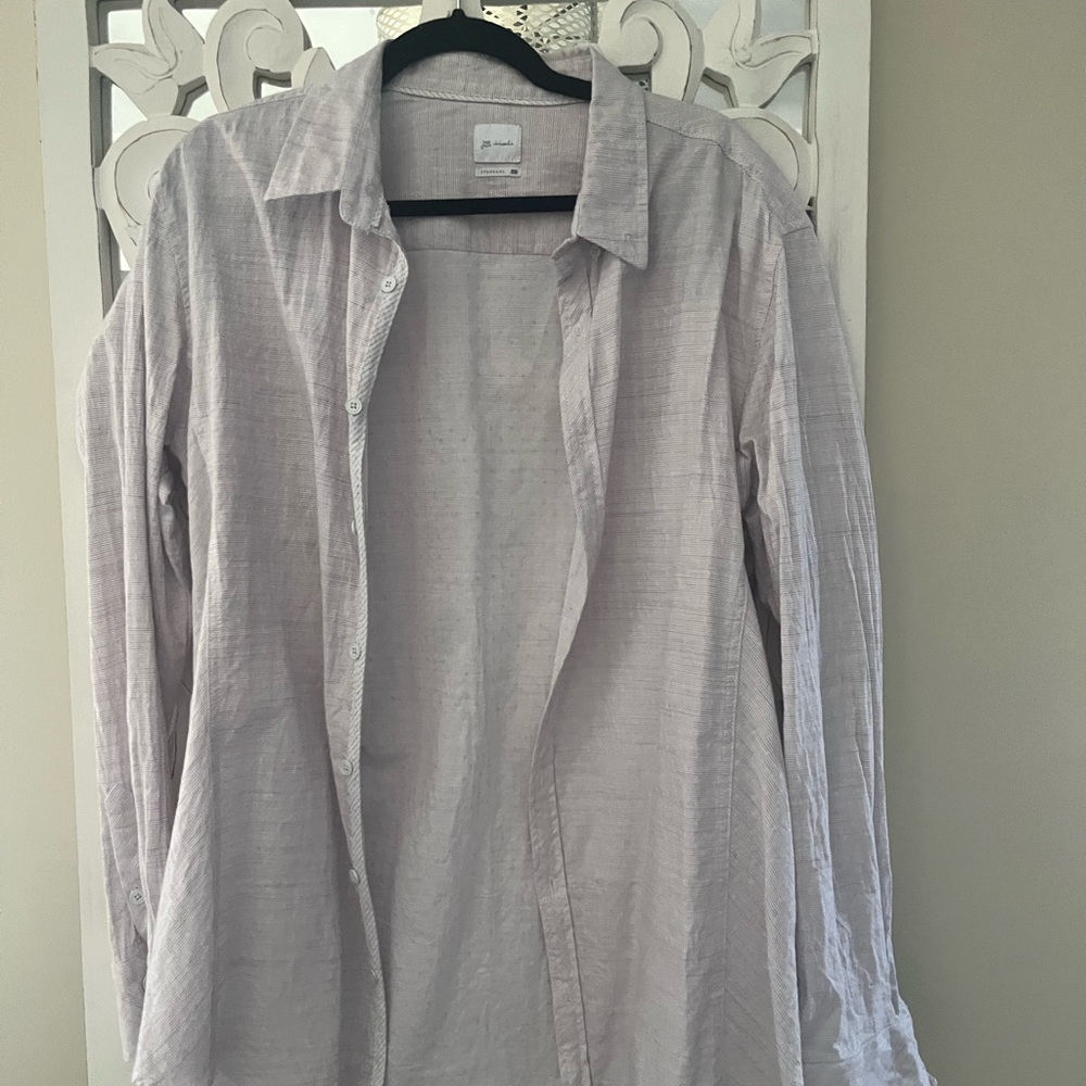 Elegant Light Gray Dress Shirt for Men